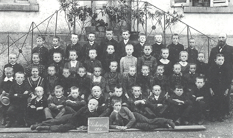 Sch�ler in Lichenroth in 1911
